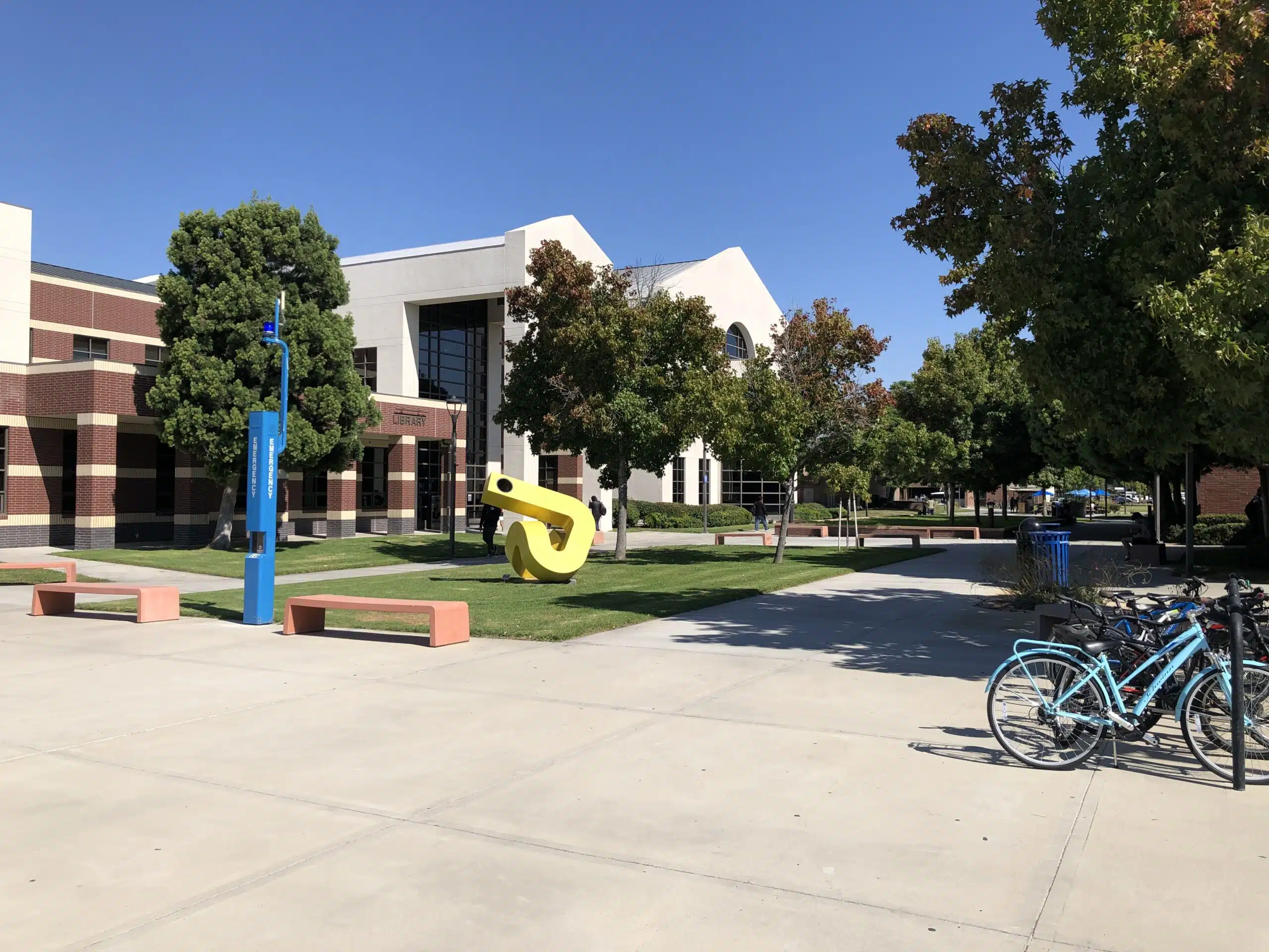 كلية وادي إرفاين