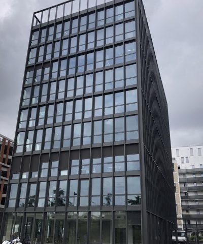 كلية كيشي للأعمال